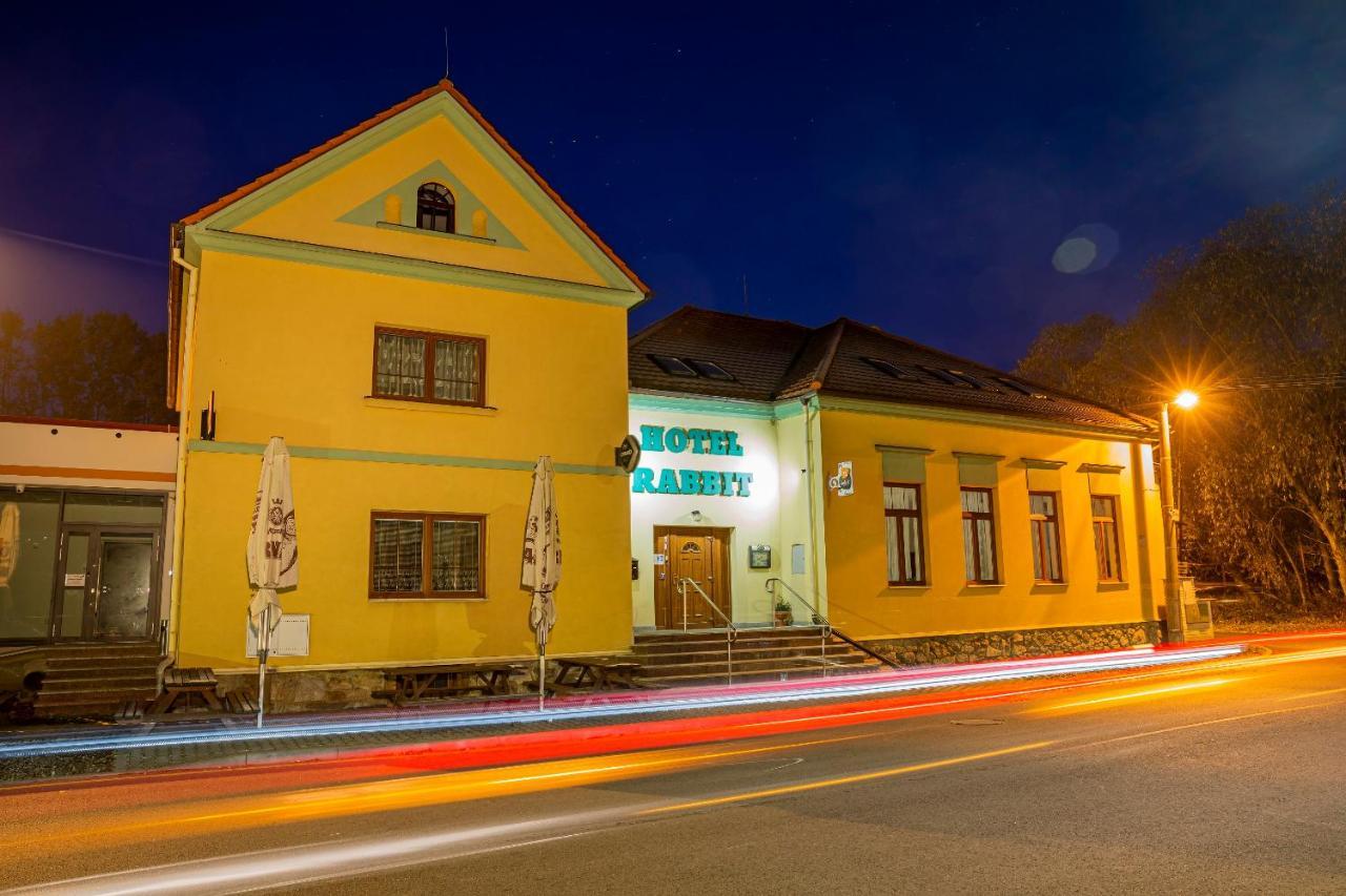 兔酒店 Trhovy Stepanov 外观 照片