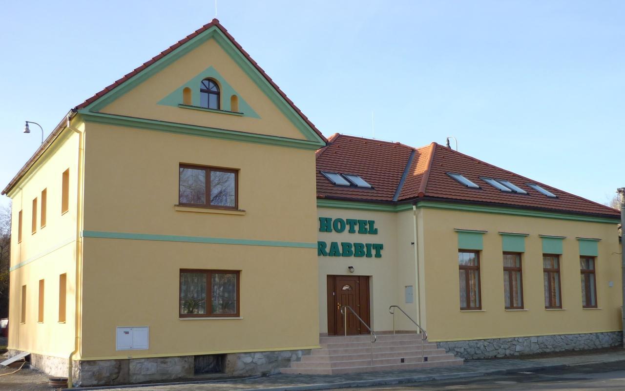 兔酒店 Trhovy Stepanov 外观 照片